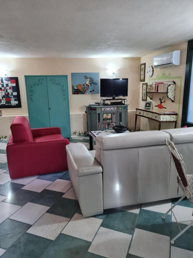 L'Antica Cantina Usini Bagian luar foto