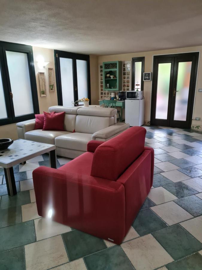 L'Antica Cantina Usini Bagian luar foto
